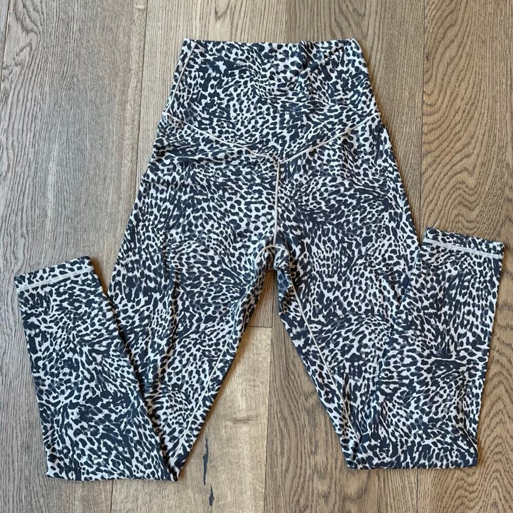 High-Waist Animal Print Leggings - Black & White